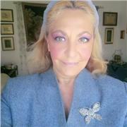 Dottoressa in giurisprudenza, con pregressa esperienza professionale ultraventennale di avvocato, offre lezioni private di diritto privato, commerciale, pubblico, costituzionale, penale, procedura civile e penale, lavoro. inoltre si offrono lezioni di ita